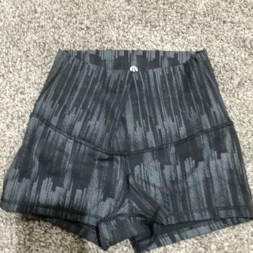 Lululemon shorts size 4,